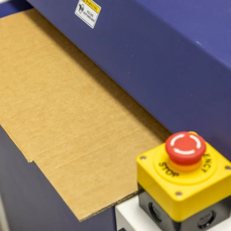 Máy cắt bìa carton tạo đệm lót CS500 (loại đứng) – ảnh 3